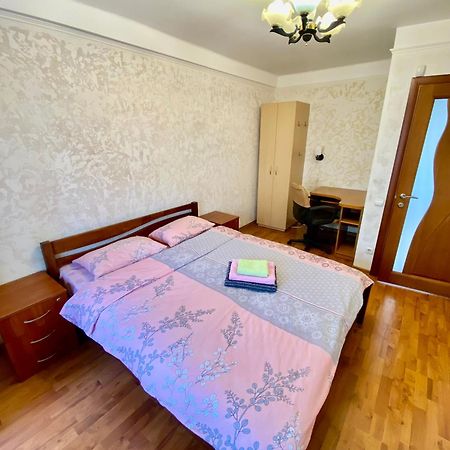 Квартира На Воскресенці, Поруч Метро Лівобережна, Інститут Серця, Мвц 基輔 外观 照片